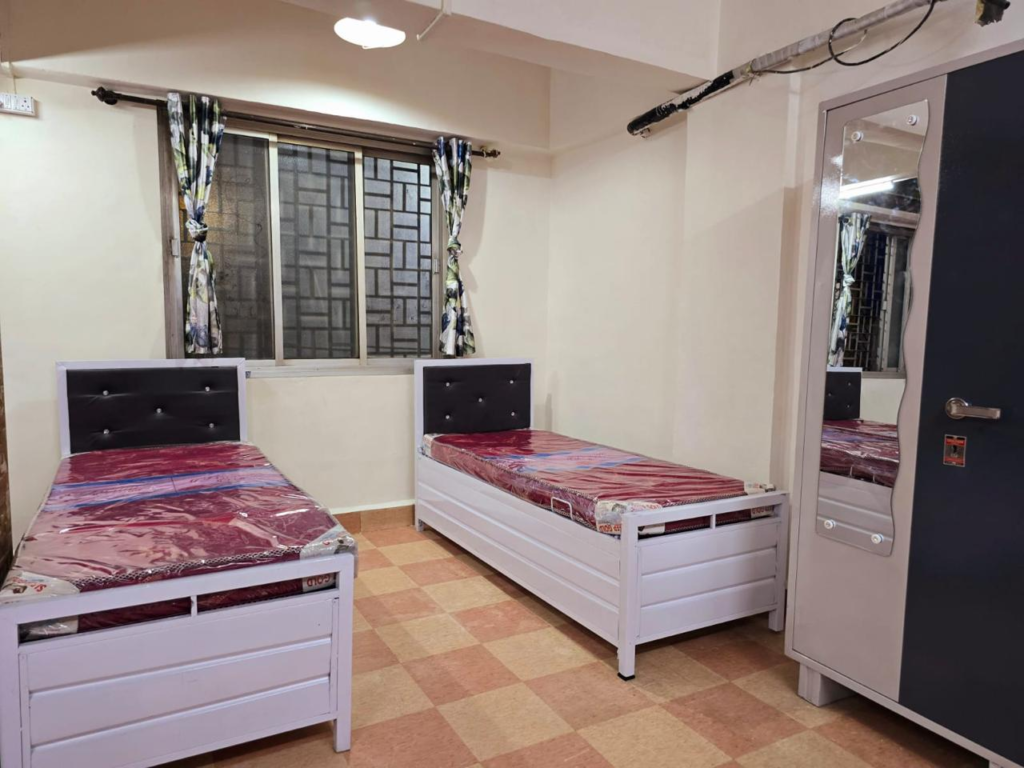 Boys Paying Guest Available in Mahakali Caves Road Andheri East.