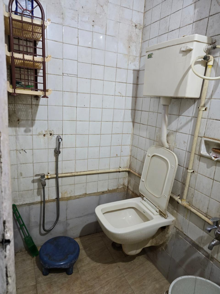 Boys Paying Guest Available
