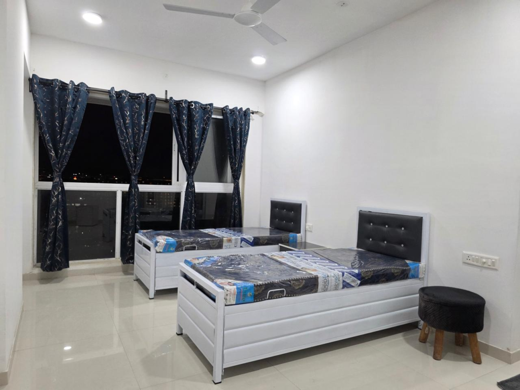 GIRLS Paying Guest Available in 1102 Vkg Chakala