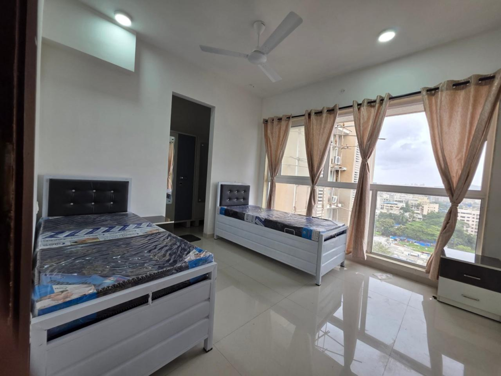 GIRLS Paying Guest Available in 1102 Vkg Chakala
