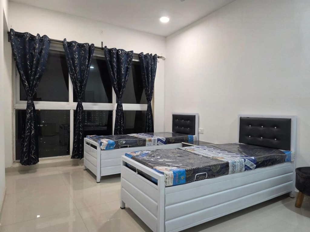 GIRLS Paying Guest Available in 1102 Vkg Chakala